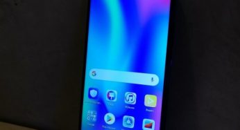Живі фото Honor 10i з потрійною камерою і 32-Мп Фронталки