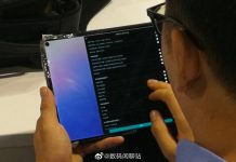 Перший в світі планшет з врізаною камерою позує на живих фото