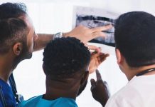 Чим штучний інтелект загрожує медицині