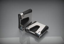 Перше парне фото працюючих Sony PlayStation 5 з новим геймпадом в хорошій якості