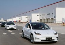 Tesla вдалося виконати річний план поставок електромобілів