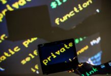 Хакери вкрали дані 10,6 млн клієнтів великої компанії, в тому числі Джастіна Бібера і засновника Twitter