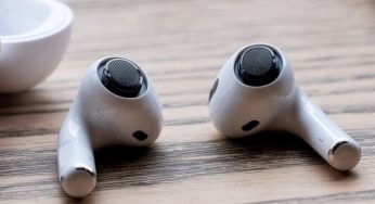 Apple планує випустити дешеву версію навушників AirPods Pro