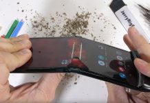 Відомий блогер перевірив наскільки міцним є новий Motorola Razr 2019