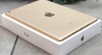 Чоловік розповів про несподівану поломку MacBook Pro в салоні літака