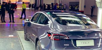 Електромобілі Tesla встановили рекорд продажів в Китаї незважаючи на епідемію COVID-19