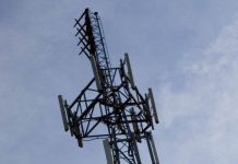 Ще в одній країні почали знищувати 5G вишки