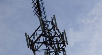 Ще в одній країні почали знищувати 5G вишки