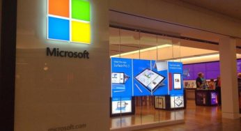 Microsoft показала роботу смартфона з двома екранами