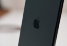 Apple запатентувала смартфон-згорток