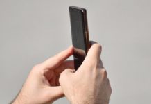 Експерт назвав причини виключення смартфона під час розмови